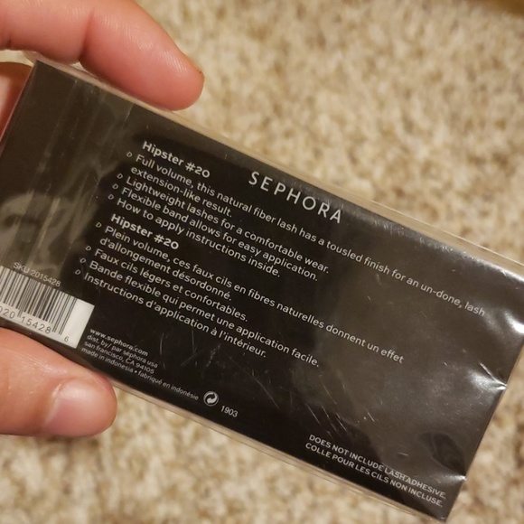 Cosmetic - Picture 3 of 4